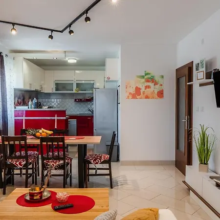Olea Apartment *